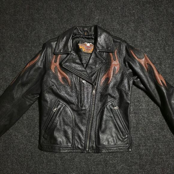 Vintage 100% leather womans biker jacket. Size Small - Picture 1 of 6